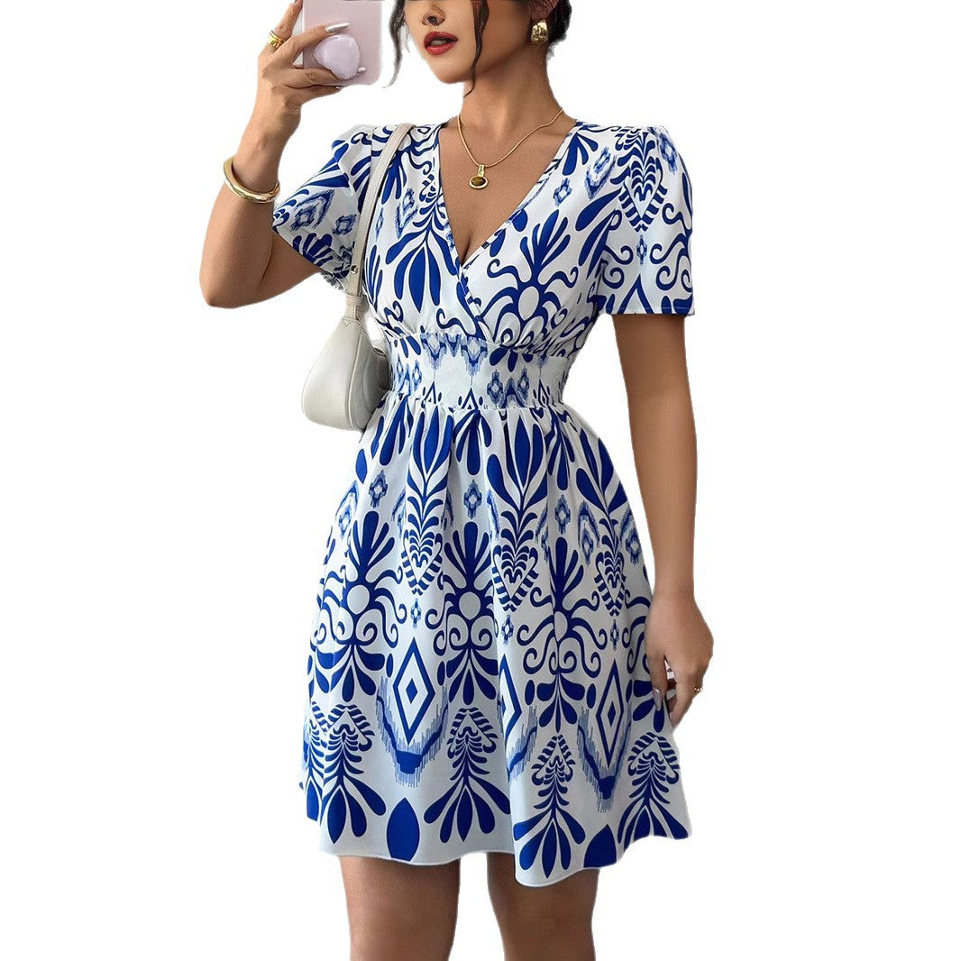 Damen Sommerliches Mini-Kleid mit elegantem V-Ausschnitt und floralen Mustern EB
