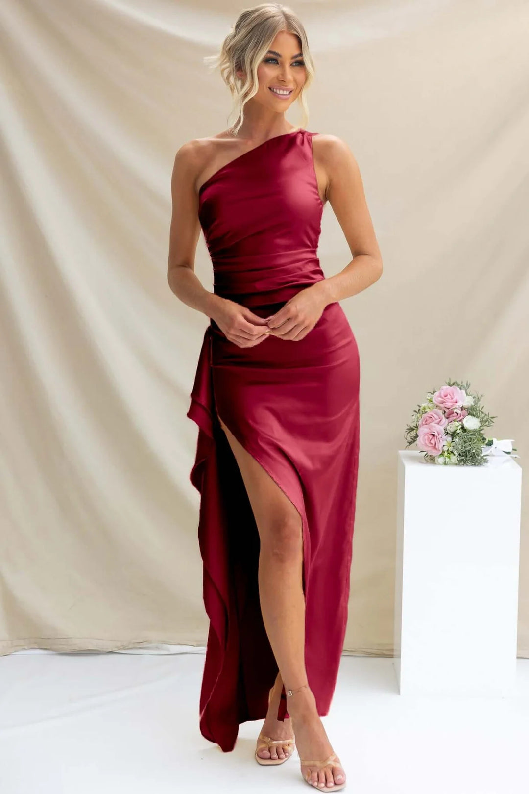 Damen One-Shoulder Maxikleid mit seitlichem Schlitz und elegantem Drapierungen EB