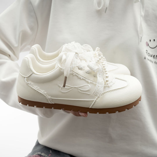 Damen Sneakers mit verspielter Spitze und innovativem Schnürsystem EB