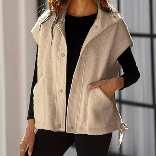 Damen Oversized Fleecewestenjacke mit seitlichen Eingrifftaschen und Druckknopfverschluss EB