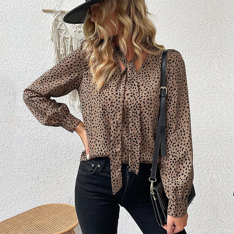 Damen Bluse mit Schleifen-Ausschnitt und Leopardenmuster EB