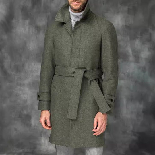 Herren eleganter Trenchcoat mit Taillengürtel und modernen Akzenten EB