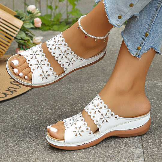 Damen Komfortable Sandalen mit floralen Details EB