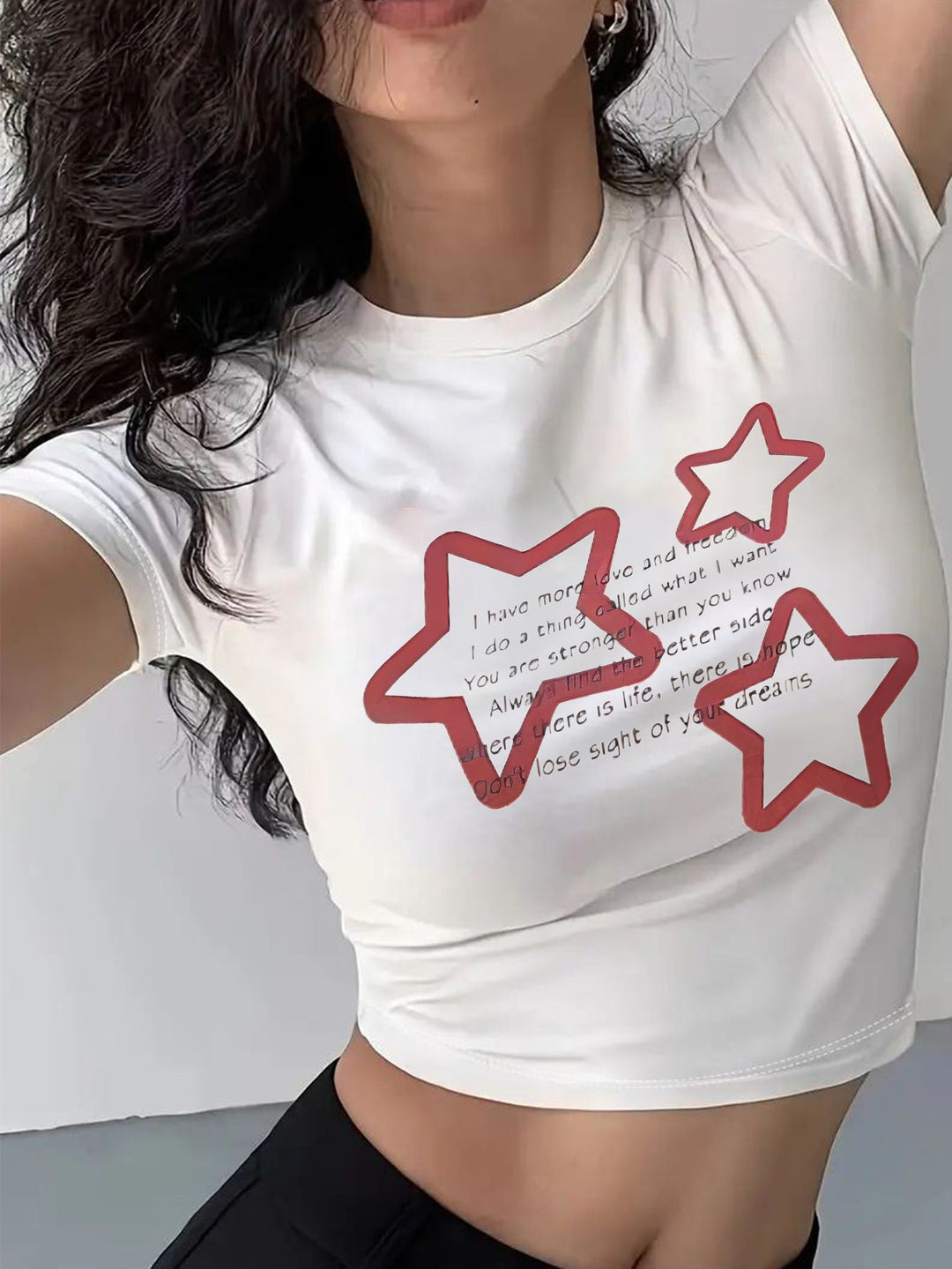 Damen Crop-T-Shirt mit inspirierendem Schriftzug und Sternen-Design EB