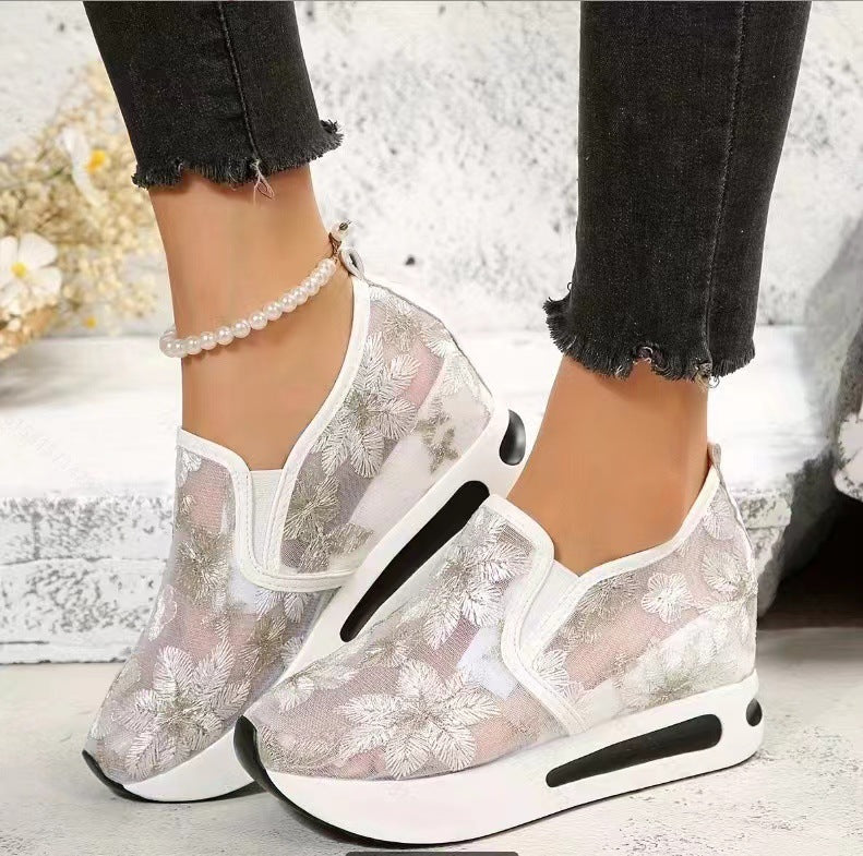 Damen Komfortable Sneaker mit floralem Stickmuster und rutschfester Sohle EB