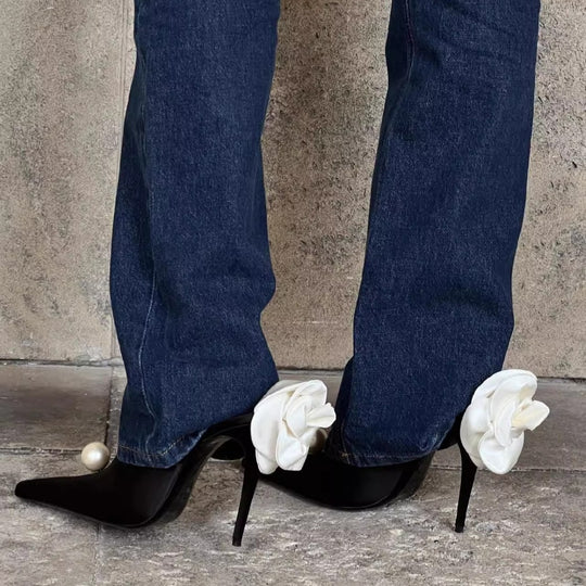 Damen stilvolle High Heel Mules mit zarter Blumenapplikation EB