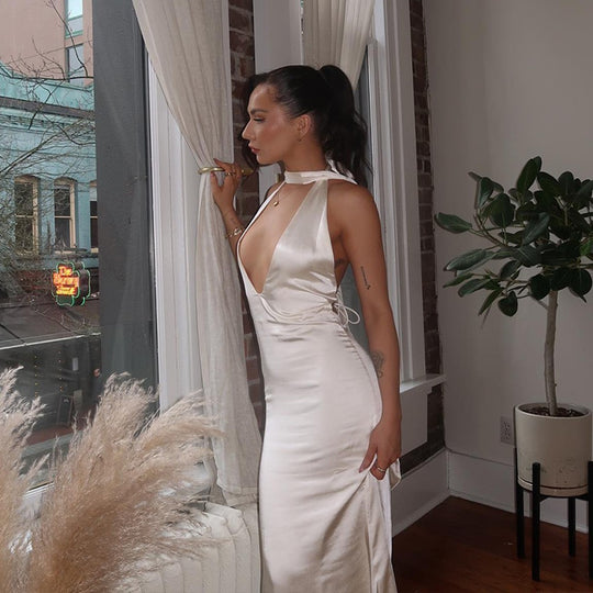 Damen Elegantes Maxikleid mit tiefem V-Ausschnitt und geschmeidigem Stoff EB