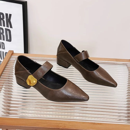 Damen elegante Pumps mit zierlichen Riemen und geschmackvoller Schließe EB