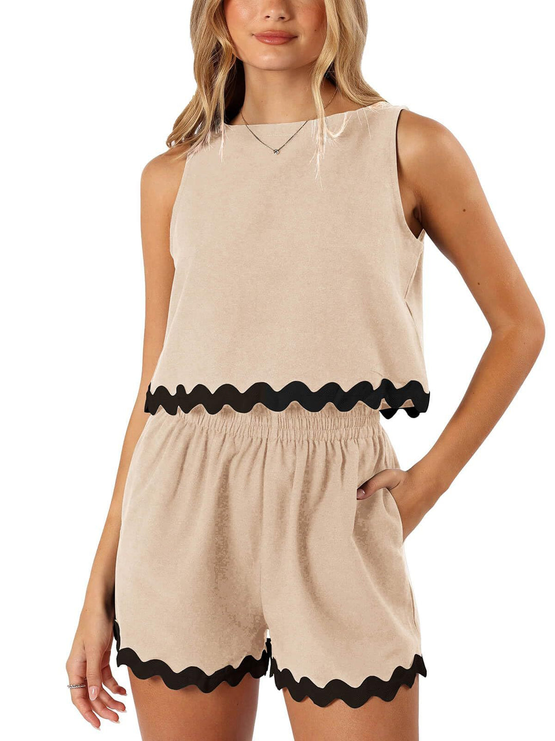 EB | Zweiteiliges Oberteil und Shorts aus Leinen und Spitze