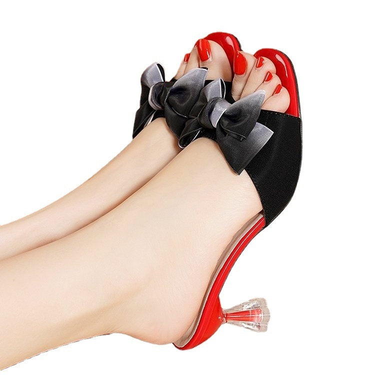 Damen nan elegante Mule mit dekorativer Schleifenapplikation, skulpturellem Transparentabsatz und lackiertem Komfortfußbett EB
