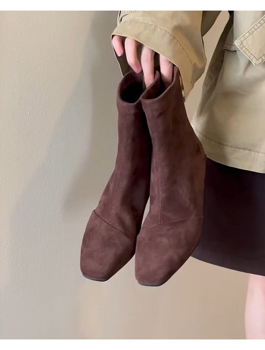 Damen elegante Ankle Boots mit spitz zulaufender Zehenpartie und komfortablem Blockabsatz EB