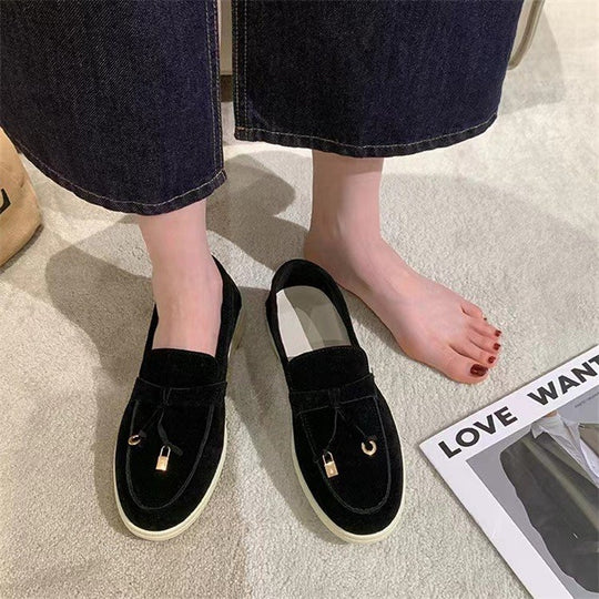 Damen Veloursleder Slipper mit dekorativer Quaste und profilierter Gummisohle EB