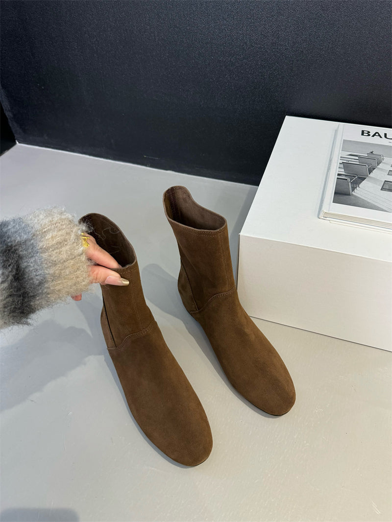 Damen Elegante Stiefeletten aus weichem Wildleder mit praktischem Anziehschlitz EB