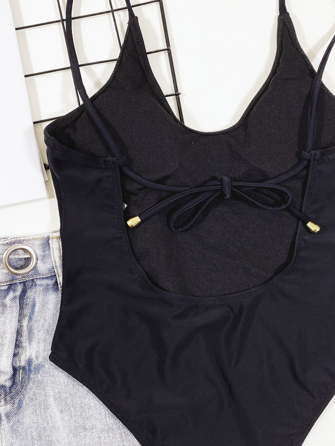 Damen Hochgeschnittener Cut-Out Badeanzug mit Bindebändern EB