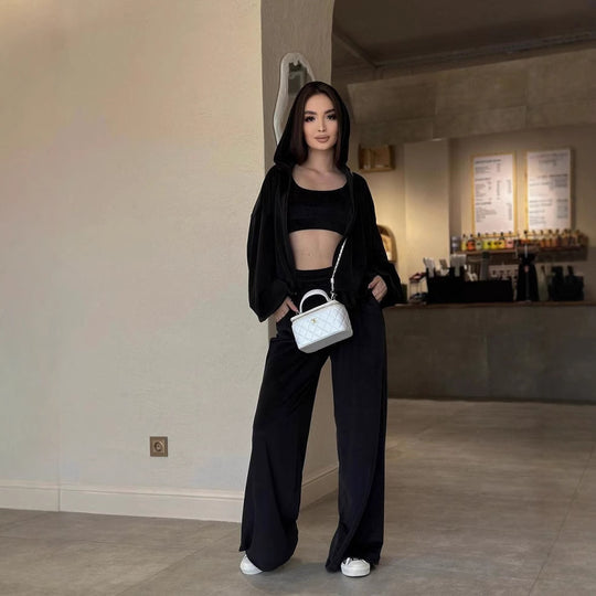 Damen Cropped Samt-Hoodie mit weitem Arm und High-Waist Jogginghose im Lounge-Set EB