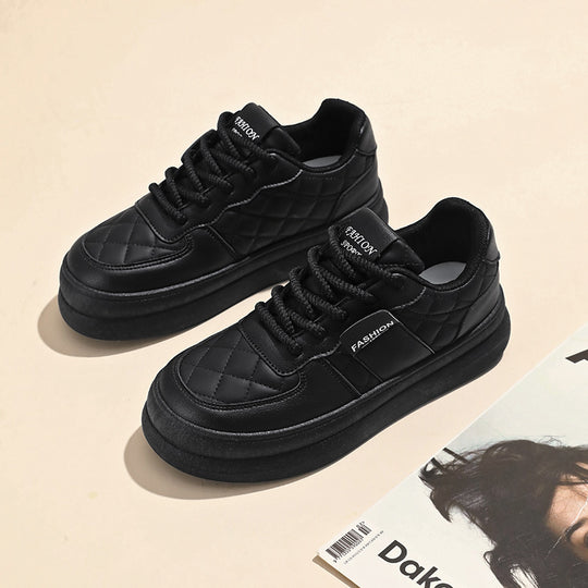 Damen Modische Sneaker mit gepolstertem Kragen und robuster Sohle EB