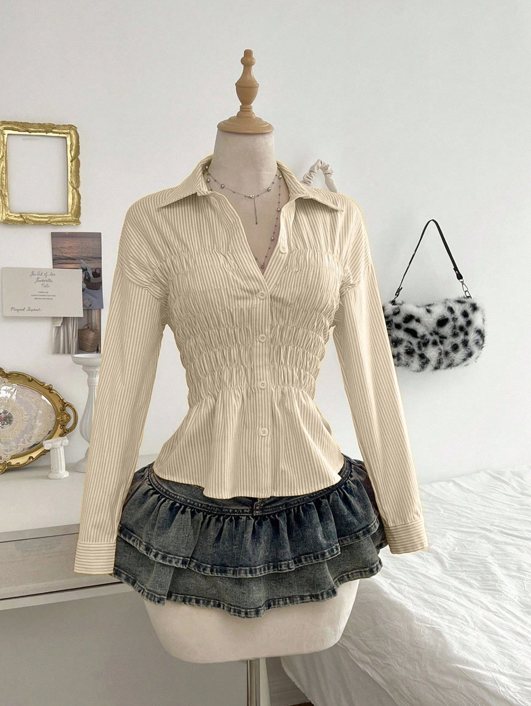 Damen nan taillierte Hemdbluse mit geraffter Brustpartie und Schößchen EB
