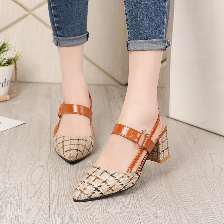 Damen Riemchen-Pumps mit elegantem Karomuster und praktischem Verschluss EB