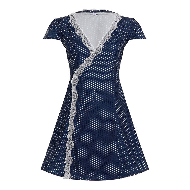 Damen Verspieltes Wickelkleid mit eleganten Spitzeinsätzen EB