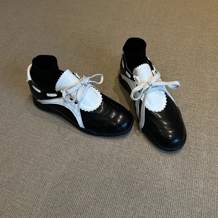 Damen Komfortable Sneaker mit elegantem Schnitt und raffinierten Details EB