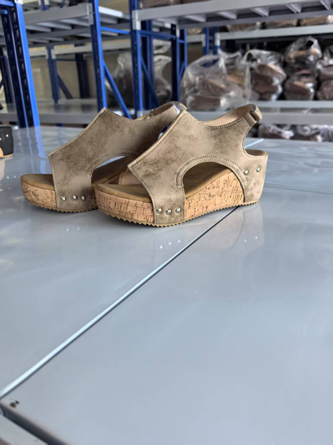 Damen Keil-Sandalen mit anatomischer Fußbettung und modischen Cut-Outs EB