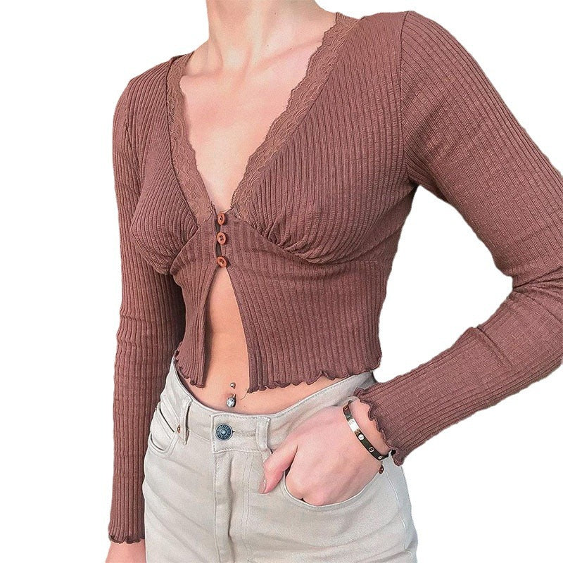 Damen Crop-Top mit femininer Spitze und Knopfdetails EB