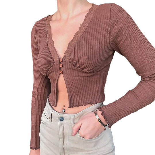 Damen Crop-Top mit femininer Spitze und Knopfdetails EB
