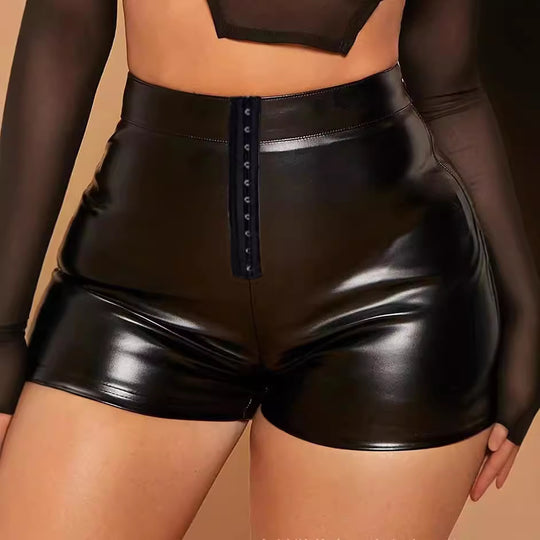 Damen Hochtaillierte Kunstleder-Shorts mit dekorativem Knopfverschluss EB