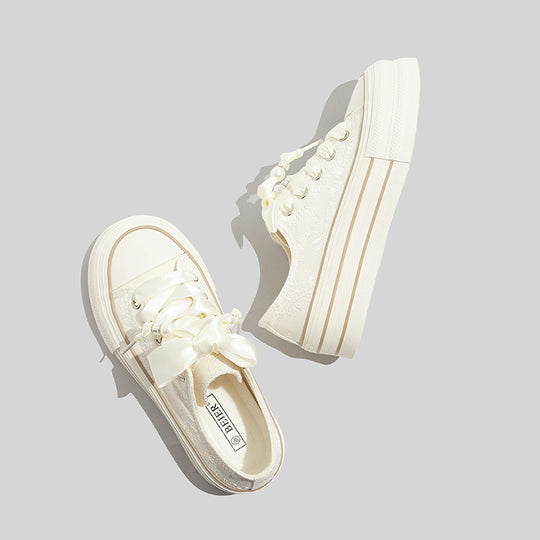 Damen Plattform Sneakers mit eleganter Satinschnürung und modischem Design EB