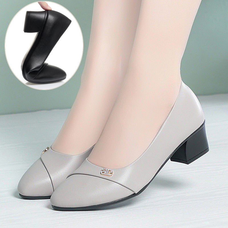 Damen elegante Pumps mit komfortablem Blockabsatz und modischem Schmuckdetail EB
