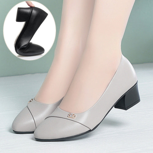 Damen elegante Pumps mit komfortablem Blockabsatz und modischem Schmuckdetail EB