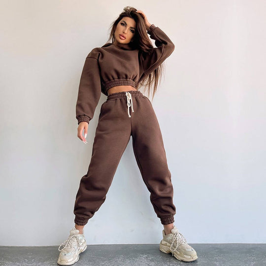 Damen cropped Stehkragen-Sweatset mit elastischem Taillenbund und hochtaillierter Tapered-Jogginghose Eichborn Berlin
