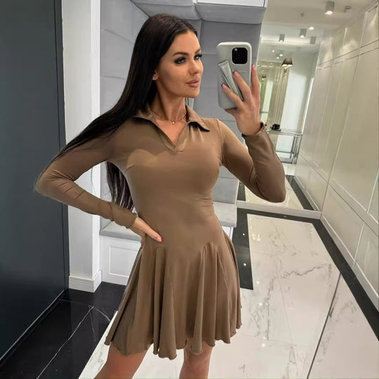 Damen sportliches Polo Kleid mit elegantem Schwung EB