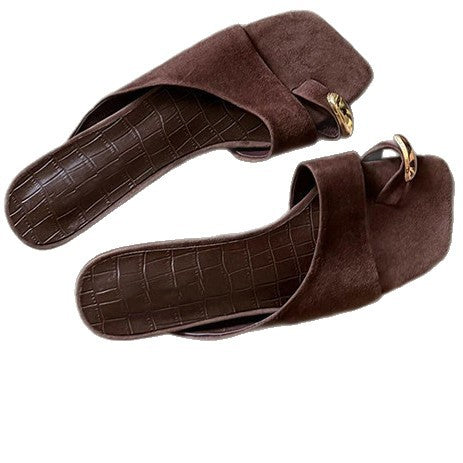 Damen Komfortable und elegante Clogs mit modischem Riemchen EB