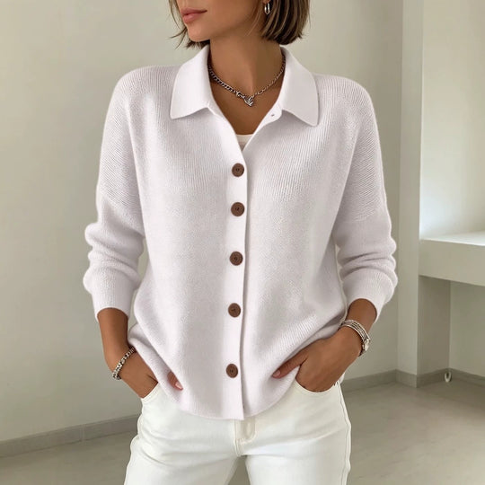 Damen Feinstrick-Cardigan mit Hemdkragen, entspannter Silhouette und Holzknöpfen EB
