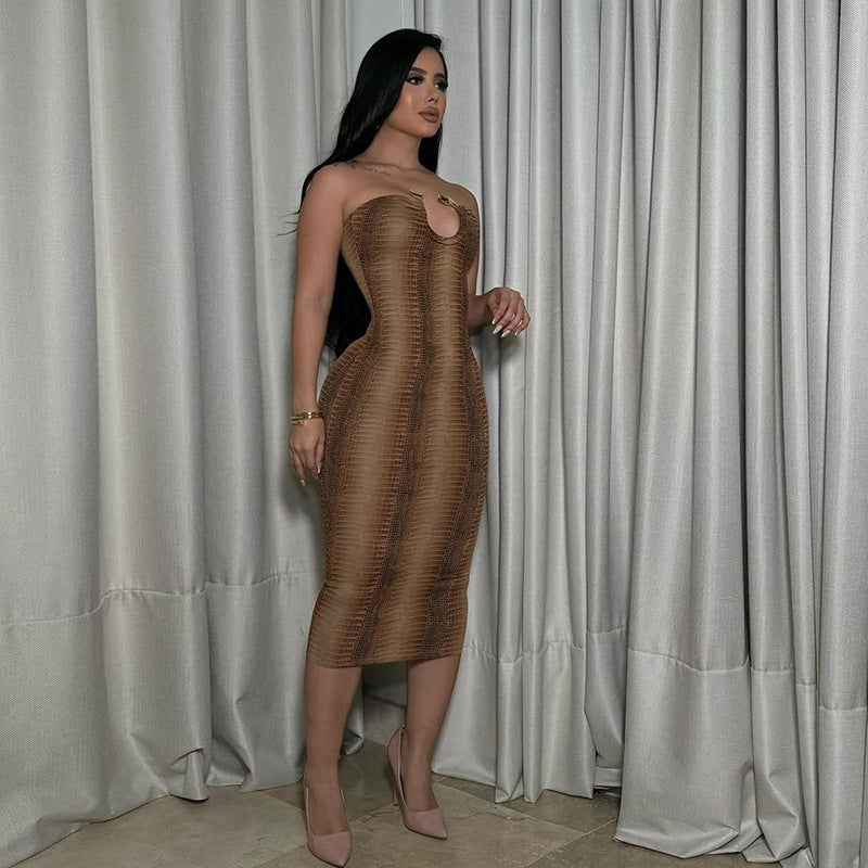 Damen Midikleid mit raffiniertem Schlangenprint und schulterfreiem Design EB