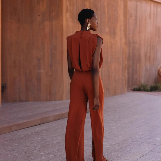 Damen Eleganter Jumpsuit mit hochgeschlossenem Kragen und weiten Beinen EB