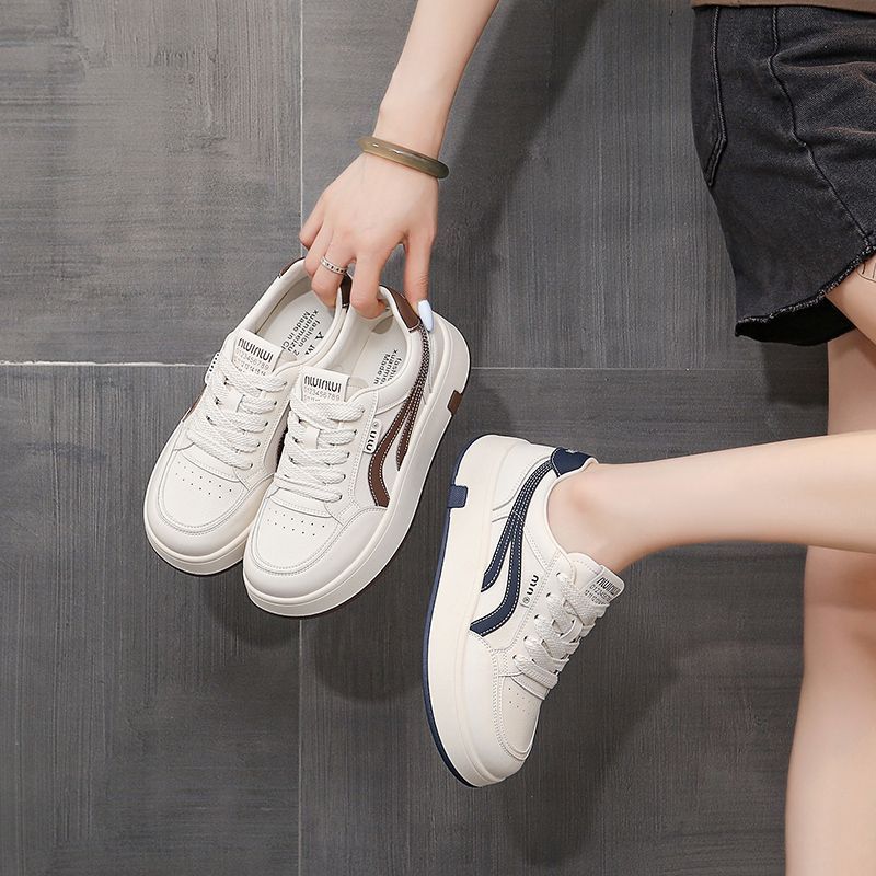 Damen Modische Sneakers mit sportlichem Profil und bequemem Fußbett EB