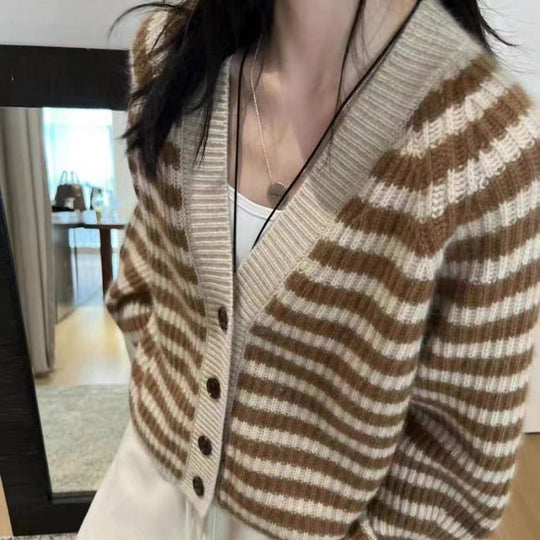 Damen gestreifte Strickjacke mit weitem Schnitt und Knopfdetails EB