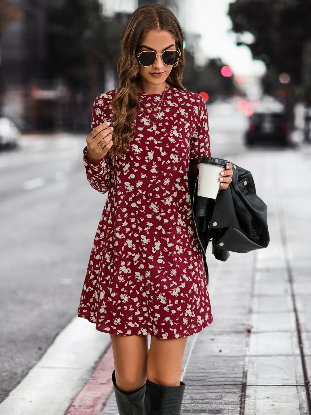 Damen Kleid im angesagten floralem Design mit langen Ärmeln und ausgestelltem Schnitt EB