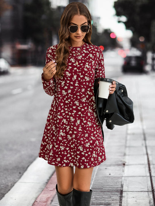 Damen Kleid im angesagten floralem Design mit langen Ärmeln und ausgestelltem Schnitt EB