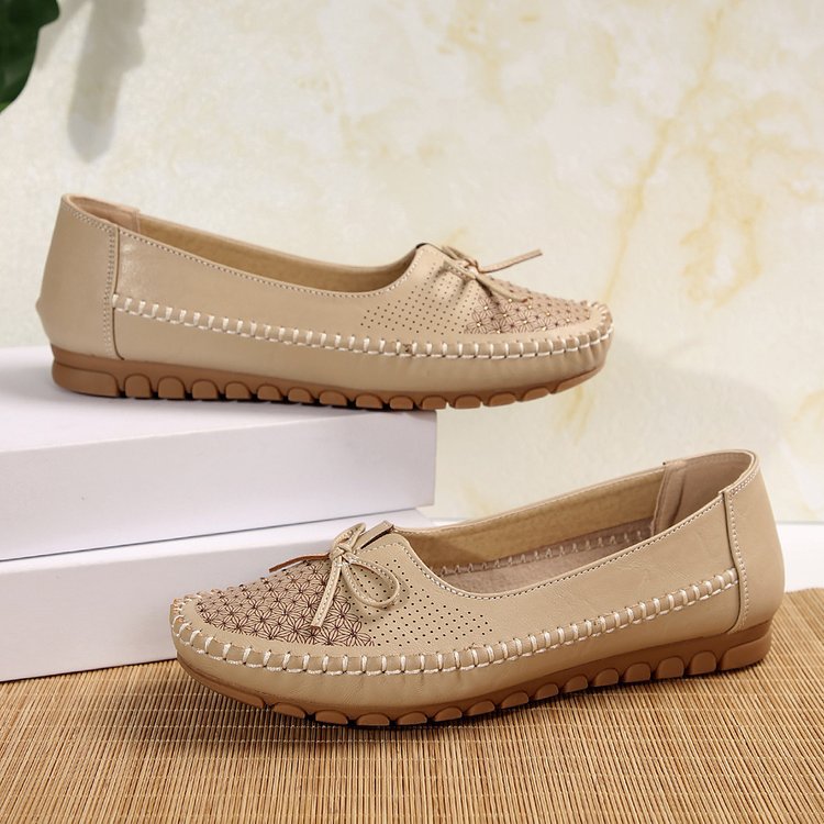 Damen elegante Mokassins mit filigranen Durchbrüchen und modischen Akzenten EB