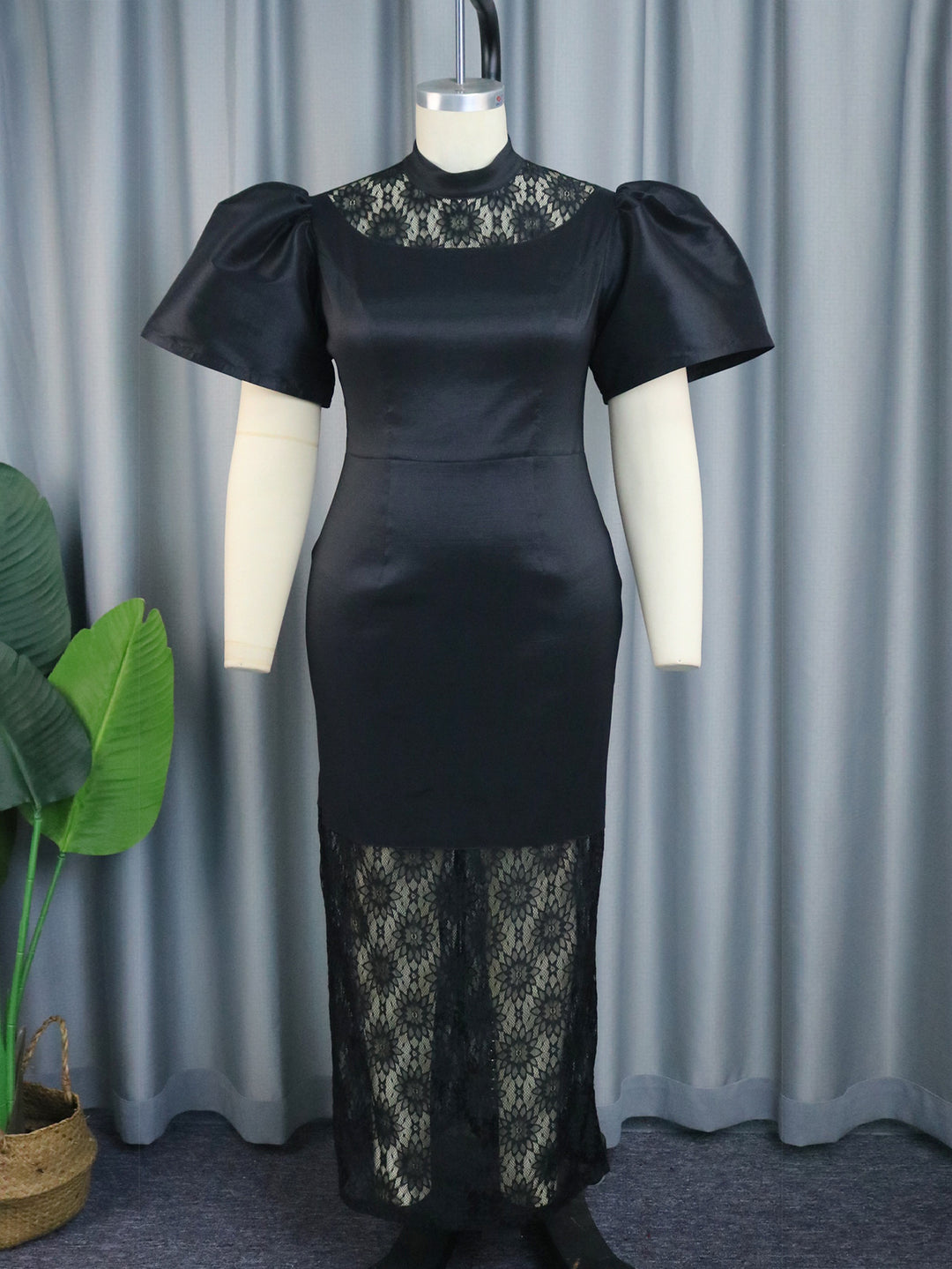 Damen Elegantes Maxikleid mit dekorativen Puffärmeln und romantischem Spitzenunterbau EB