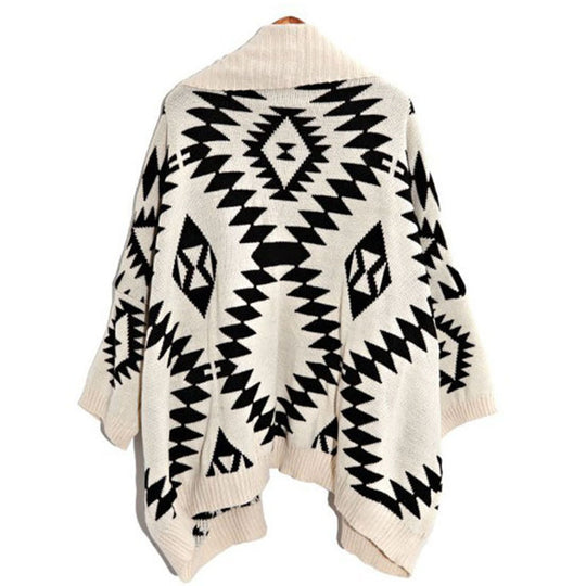 Damen Strickponcho mit auffälligem geometrischem Muster EB