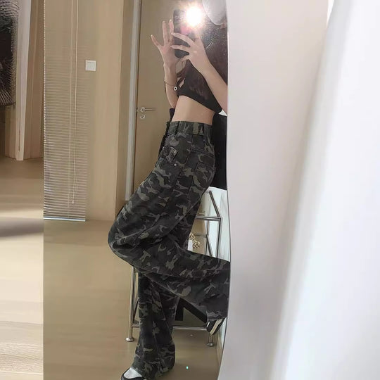 Damen Cargohose mit weitem Bein und modernem Camouflage-Muster EB