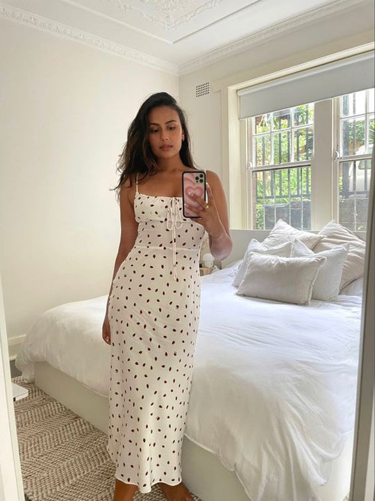 Damen Maxikleid mit feinen Punkten und verstellbaren Spaghettiträgern EB