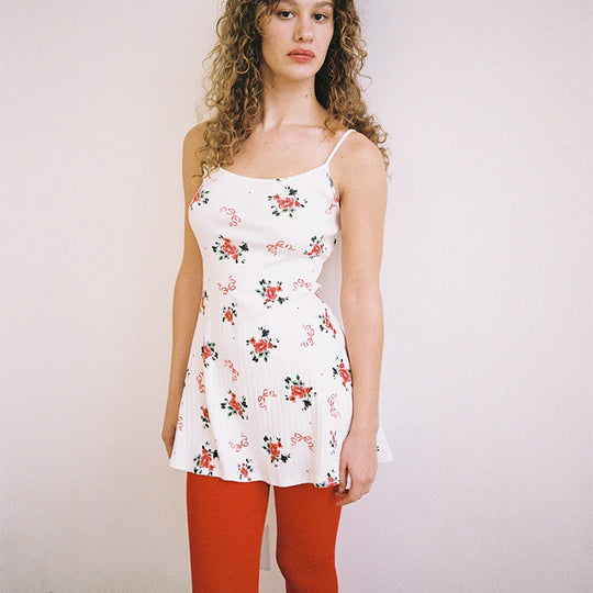 Damen luftiges Minikleid mit Blumenmuster und feinen Trägern EB