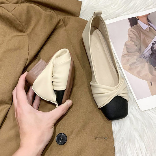 Damen Ballerinas mit ornamentalen Schlaufen und eleganter Kappe EB