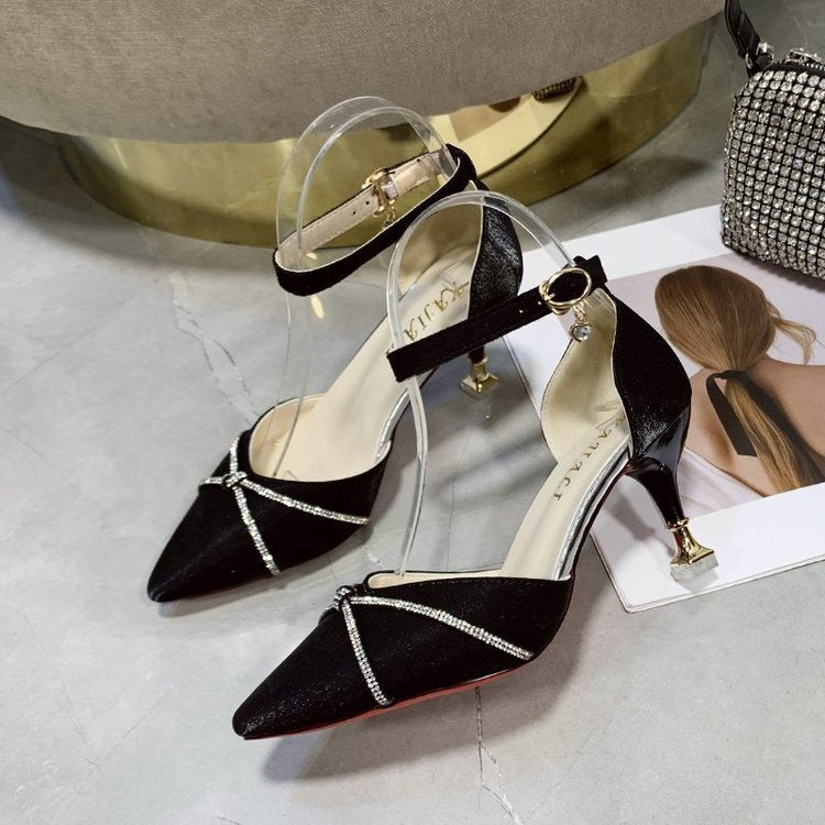Damen elegante Ballerinas mit zierlichem Knöchelriemen und funkelndem Akzent EB