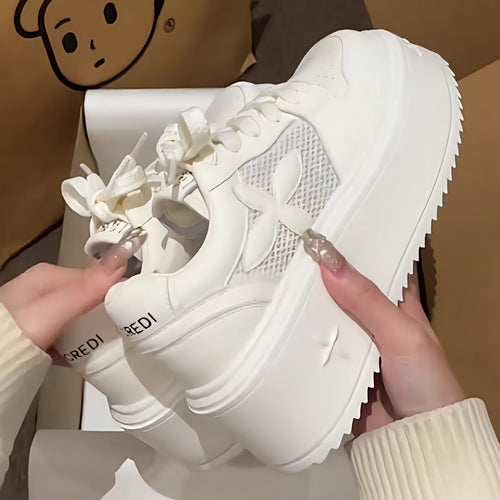 Damen Sportliche Sneakers mit luftdurchlässiger Mesh-Oberfläche und plattenförmiger Sohle EB